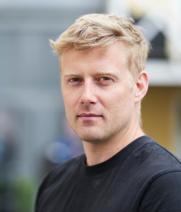 mathias-glerup-bay-2025