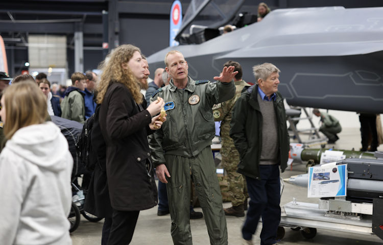 4w2a4292-kim-beskaaret