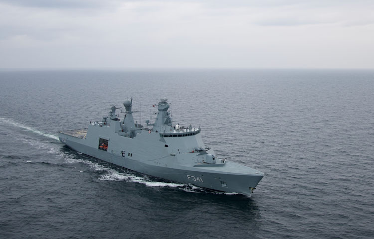 HDMS ABSALON i Østersøen u. BALTOPS 2025